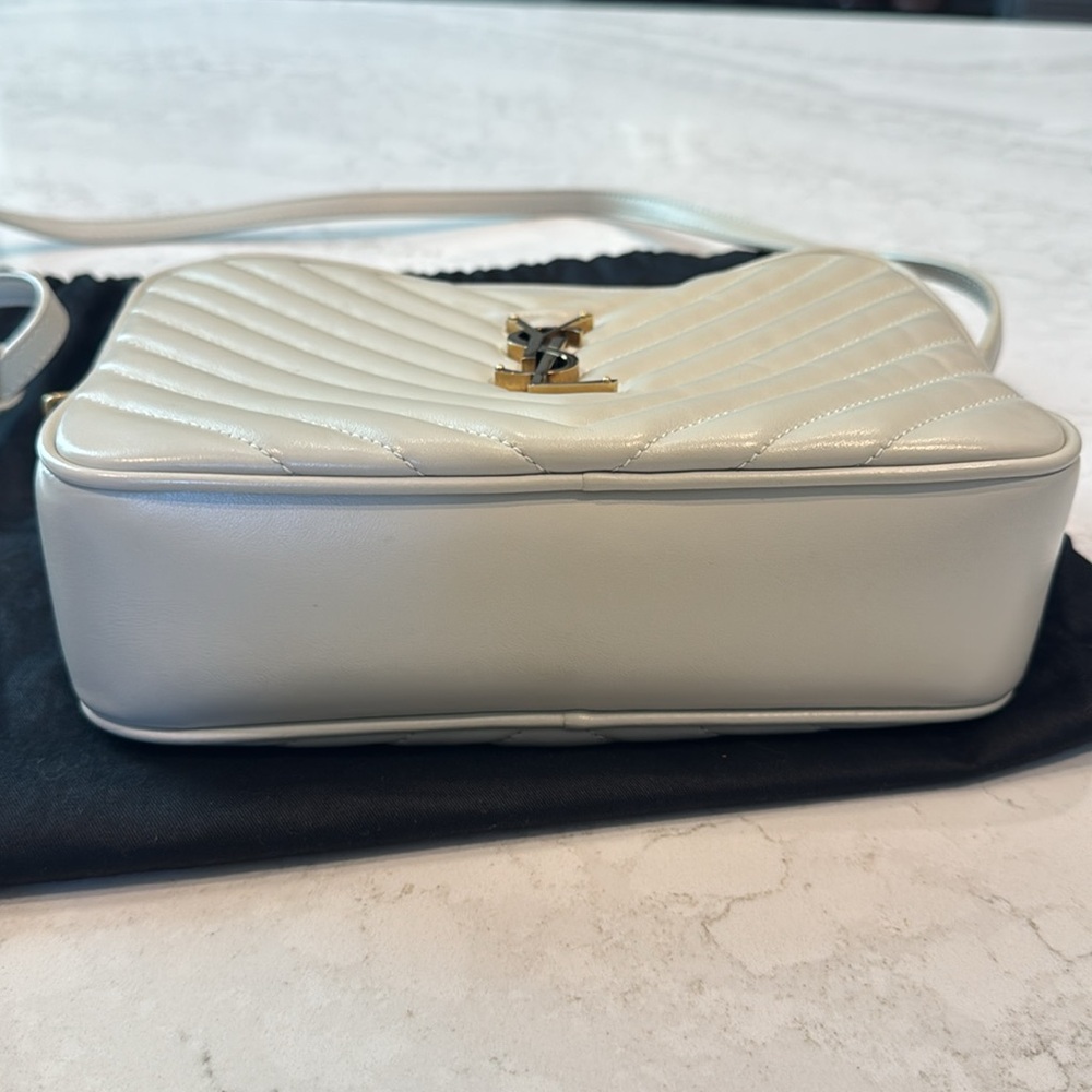 YSL classic leather camera bag in the color bone. - Picture 15 of 15